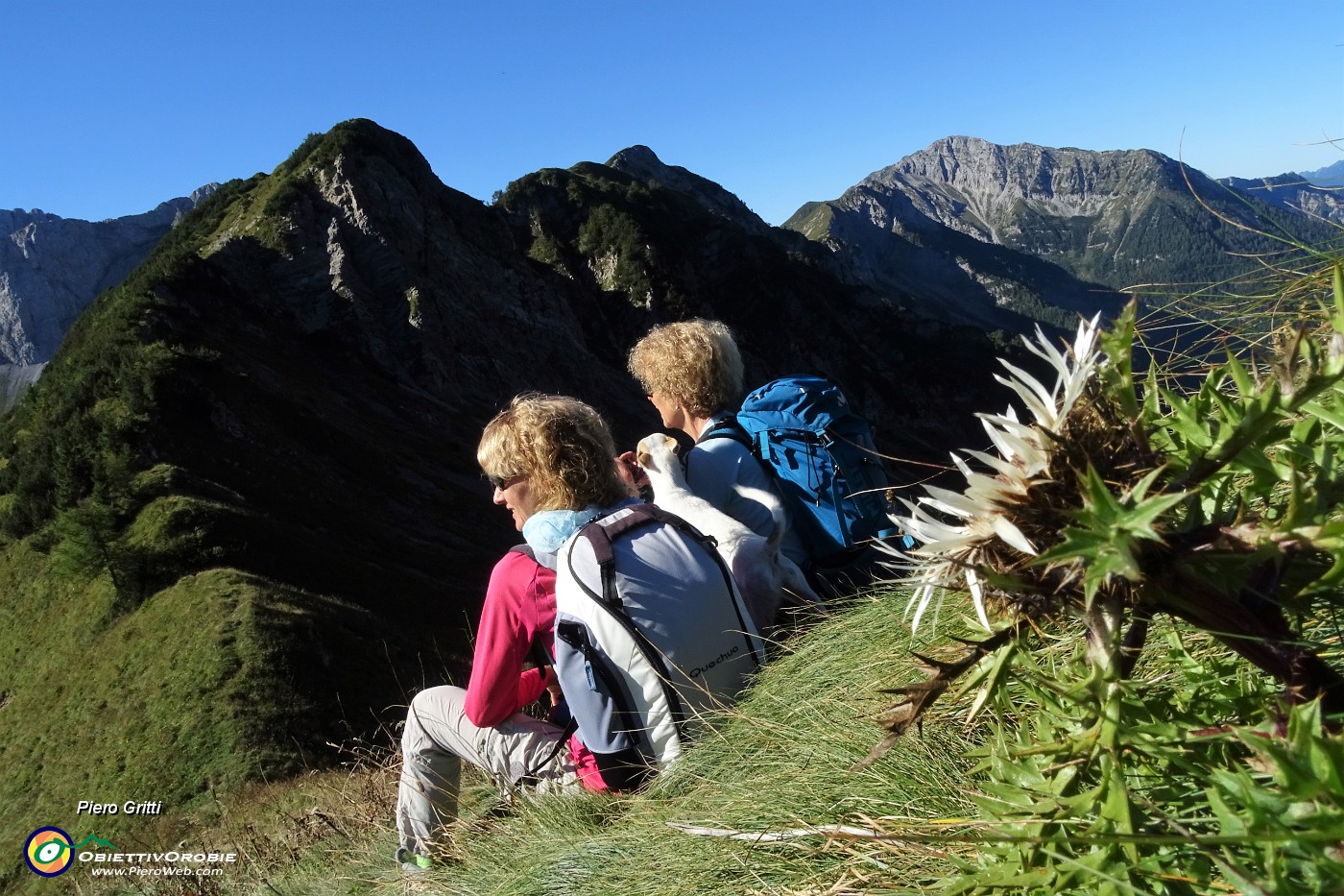 14 Al Passo di Marogella vista su Corno Branchino e  Pizzo di Roncobello.JPG